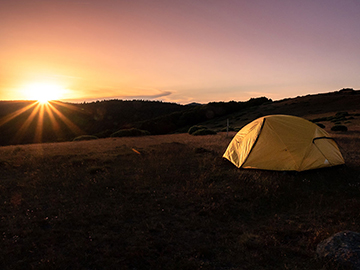 Préparer son premier bivouac : conseils, astuces et matériel