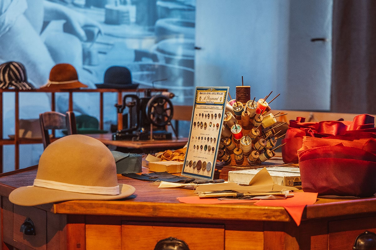 Atelier musée du chapeau Chazelles-sur-Lyon - Que faire en Loire ?