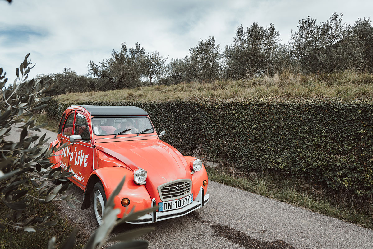 Balade 2CV en provence à Nyons
