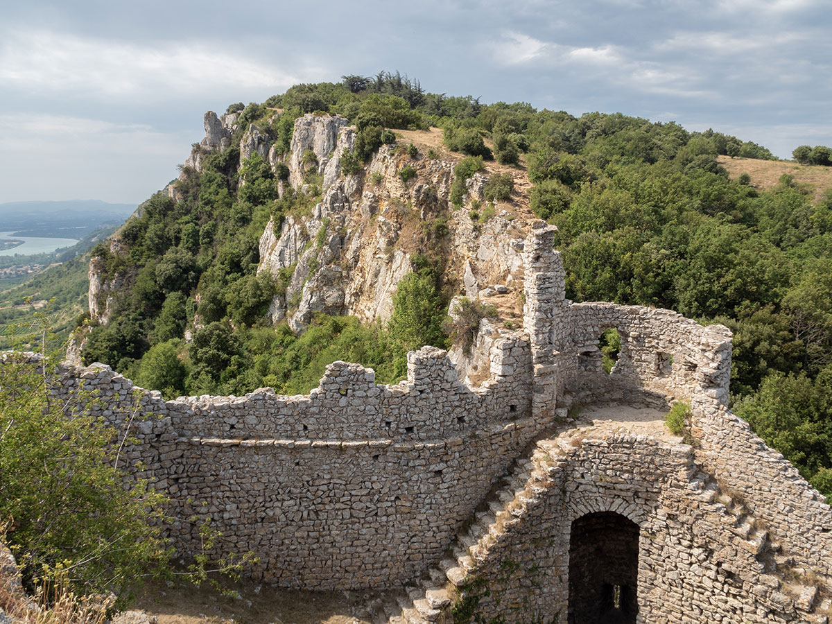 ruines du chateau de Crussol en Ardèche