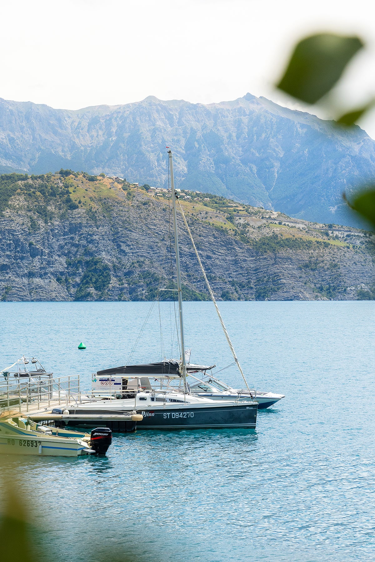 Faire du bateau à Serre-Ponçon
