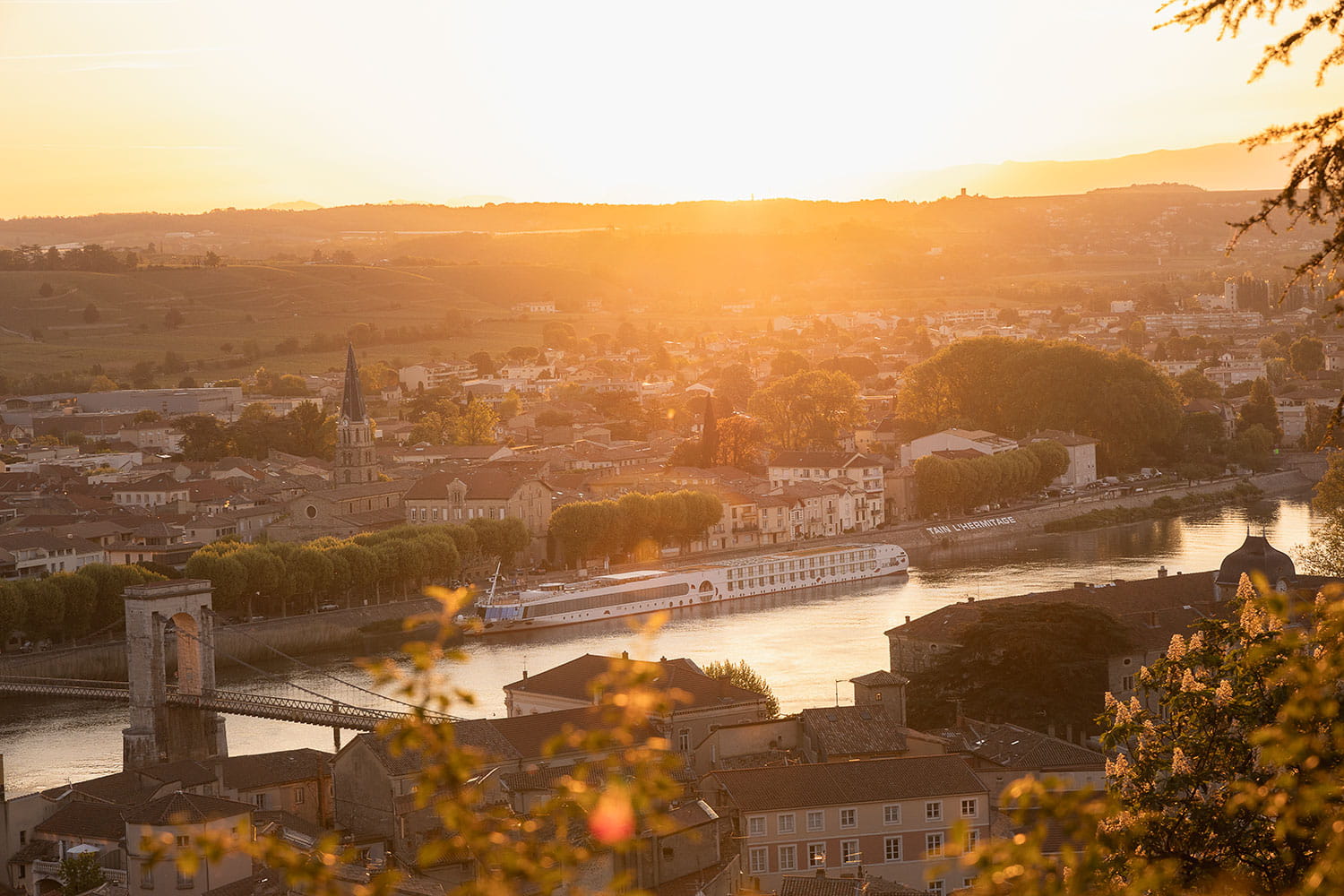 rando Tournon spot lever de soleil